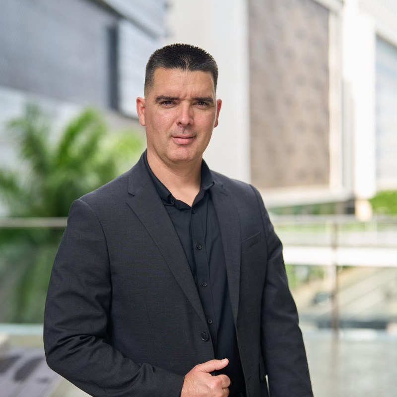 Realty ONE Group | Ernesto Noriega